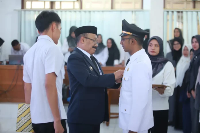 Sarjani Abdullah, melantik sebanyak 88 pejabat struktural Eselon III dan IV di lingkungan Pemerintah Kabupaten Pidie