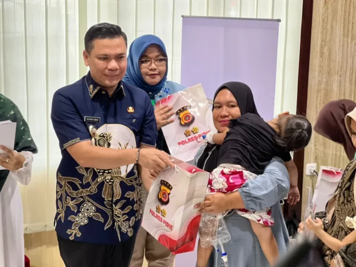 Wakil Bupati Pidie, Al Zaizi, menghadiri kegiatan Bakti Kesehatan Operasi Bibir Sumbing dan Celah Langit-Langit Bocor Gratis yang diselenggarakan oleh Polres Pidie