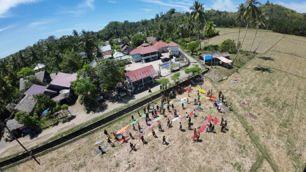 Warga Meriahkan Tradisi Pasca-Panen di Persawahan